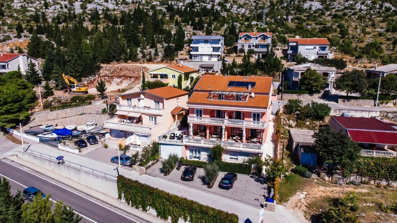 Apartments By The Sea Starigrad, Paklenica - 16421 Екстериор снимка