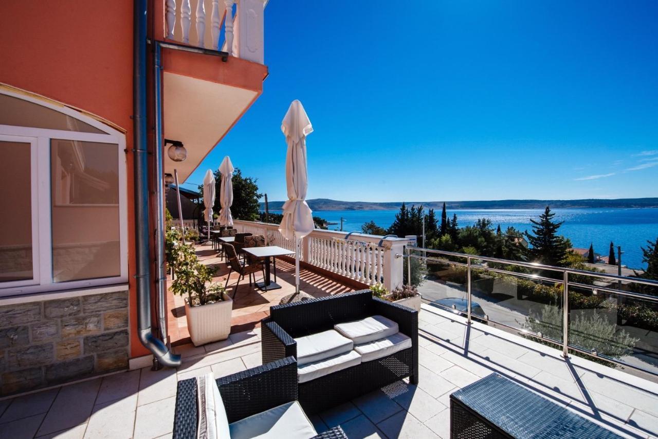 Apartments By The Sea Starigrad, Paklenica - 16421 Екстериор снимка
