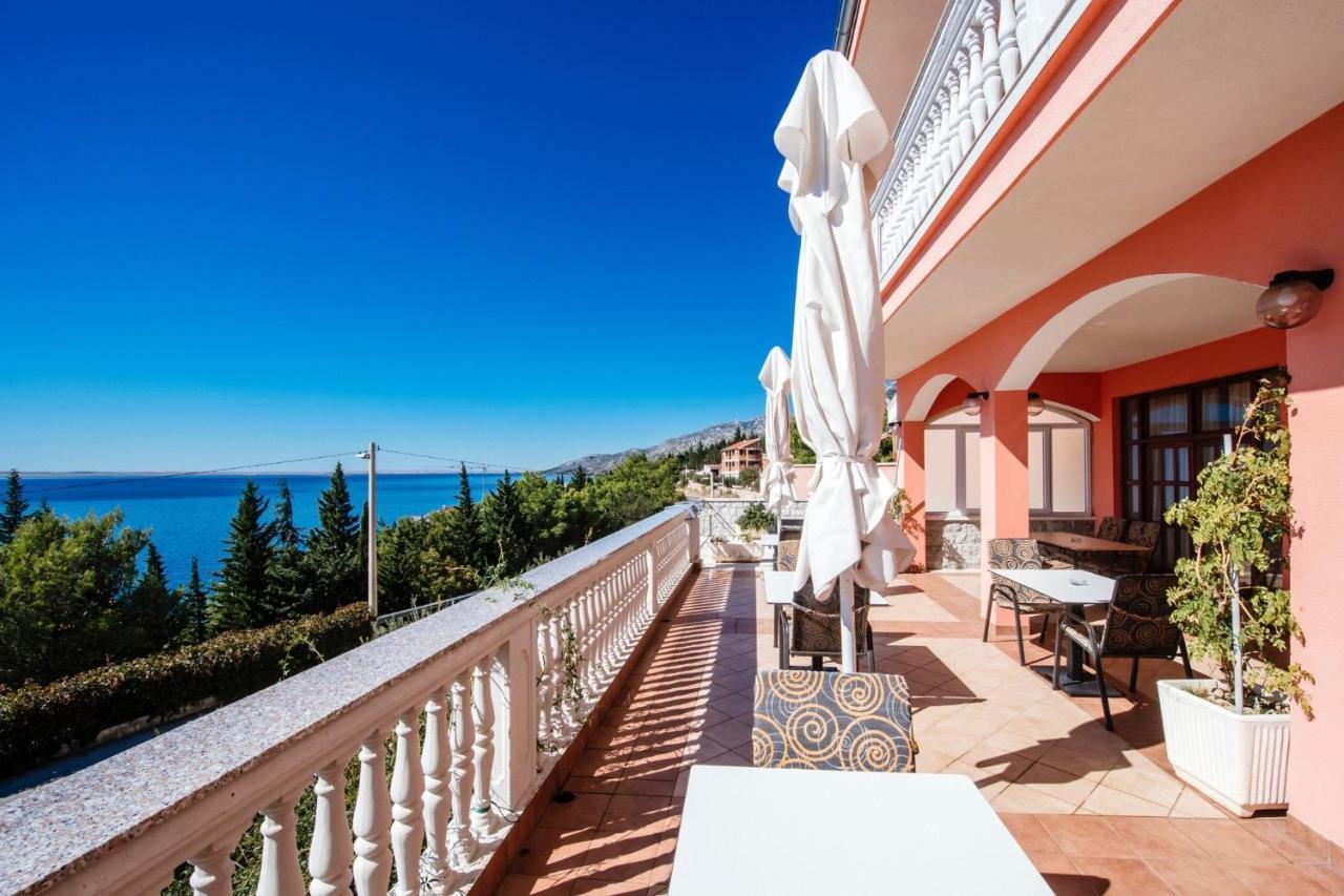 Apartments By The Sea Starigrad, Paklenica - 16421 Екстериор снимка