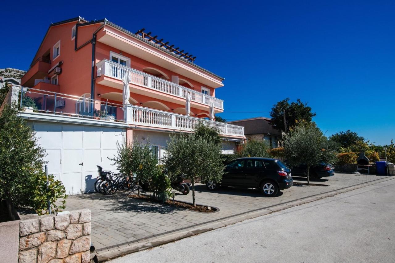Apartments By The Sea Starigrad, Paklenica - 16421 Екстериор снимка