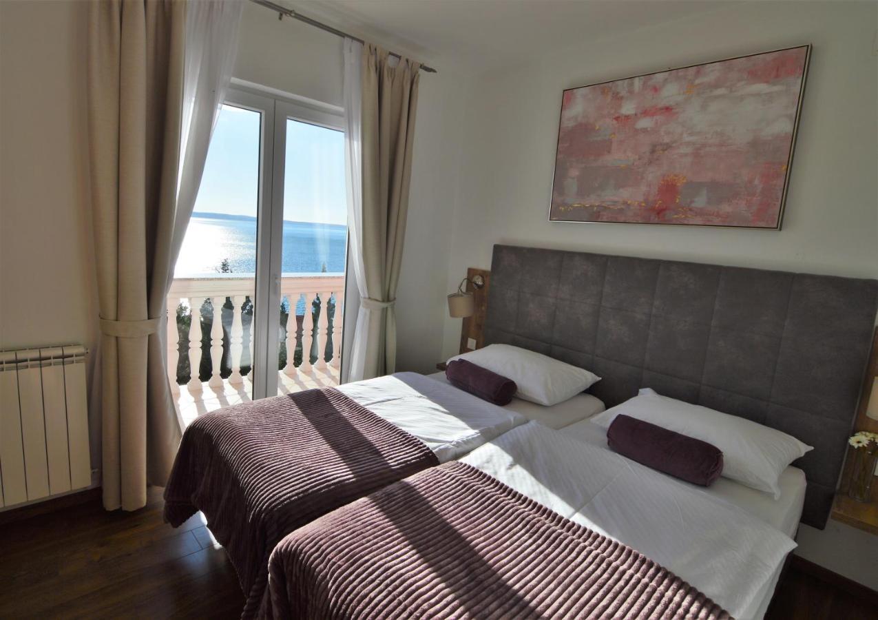 Apartments By The Sea Starigrad, Paklenica - 16421 Екстериор снимка