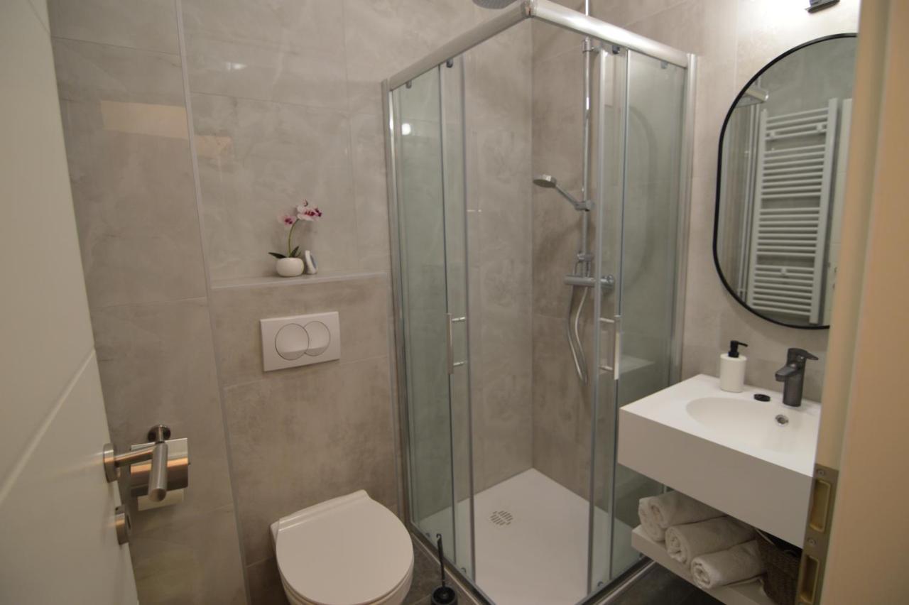 Apartments By The Sea Starigrad, Paklenica - 16421 Екстериор снимка