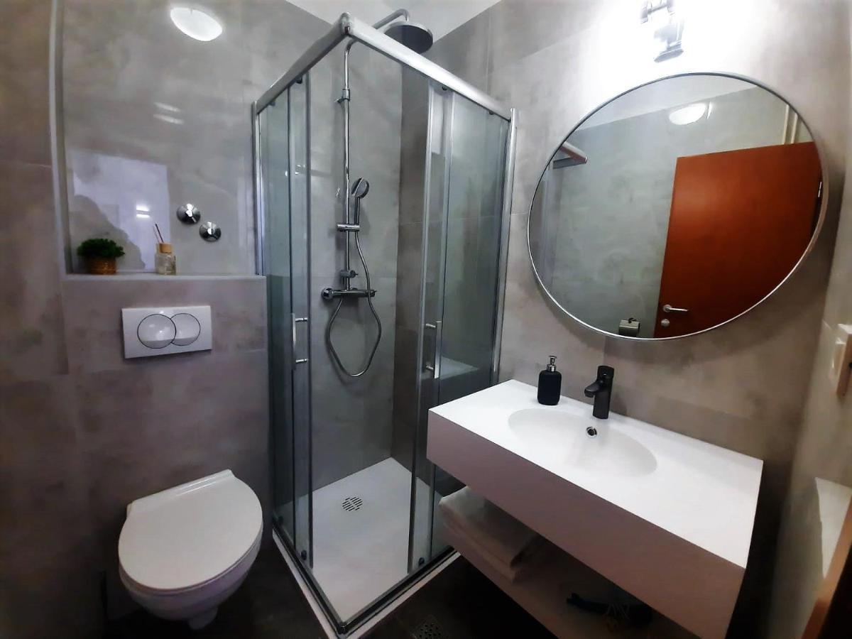 Apartments By The Sea Starigrad, Paklenica - 16421 Екстериор снимка