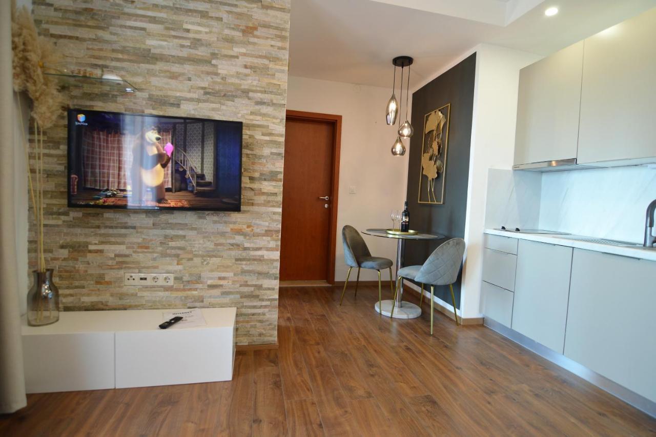 Apartments By The Sea Starigrad, Paklenica - 16421 Екстериор снимка