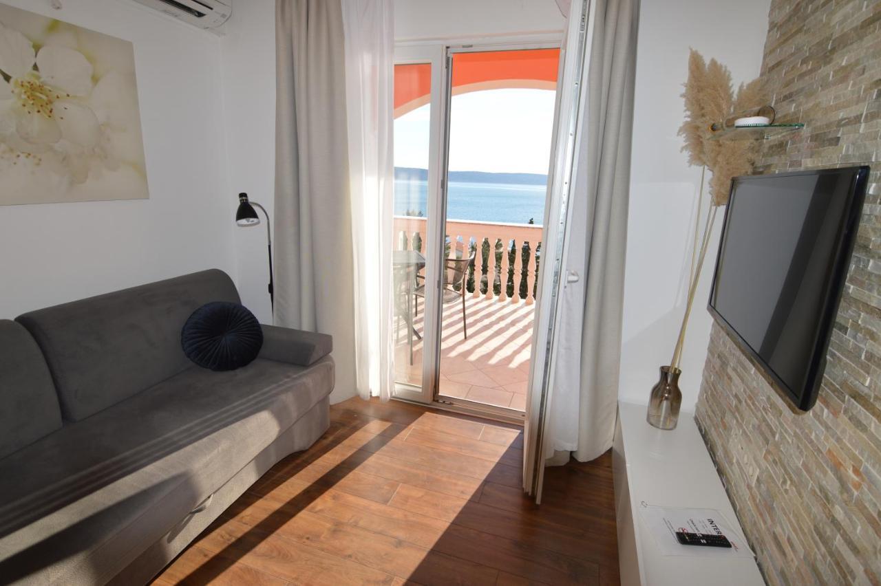 Apartments By The Sea Starigrad, Paklenica - 16421 Екстериор снимка