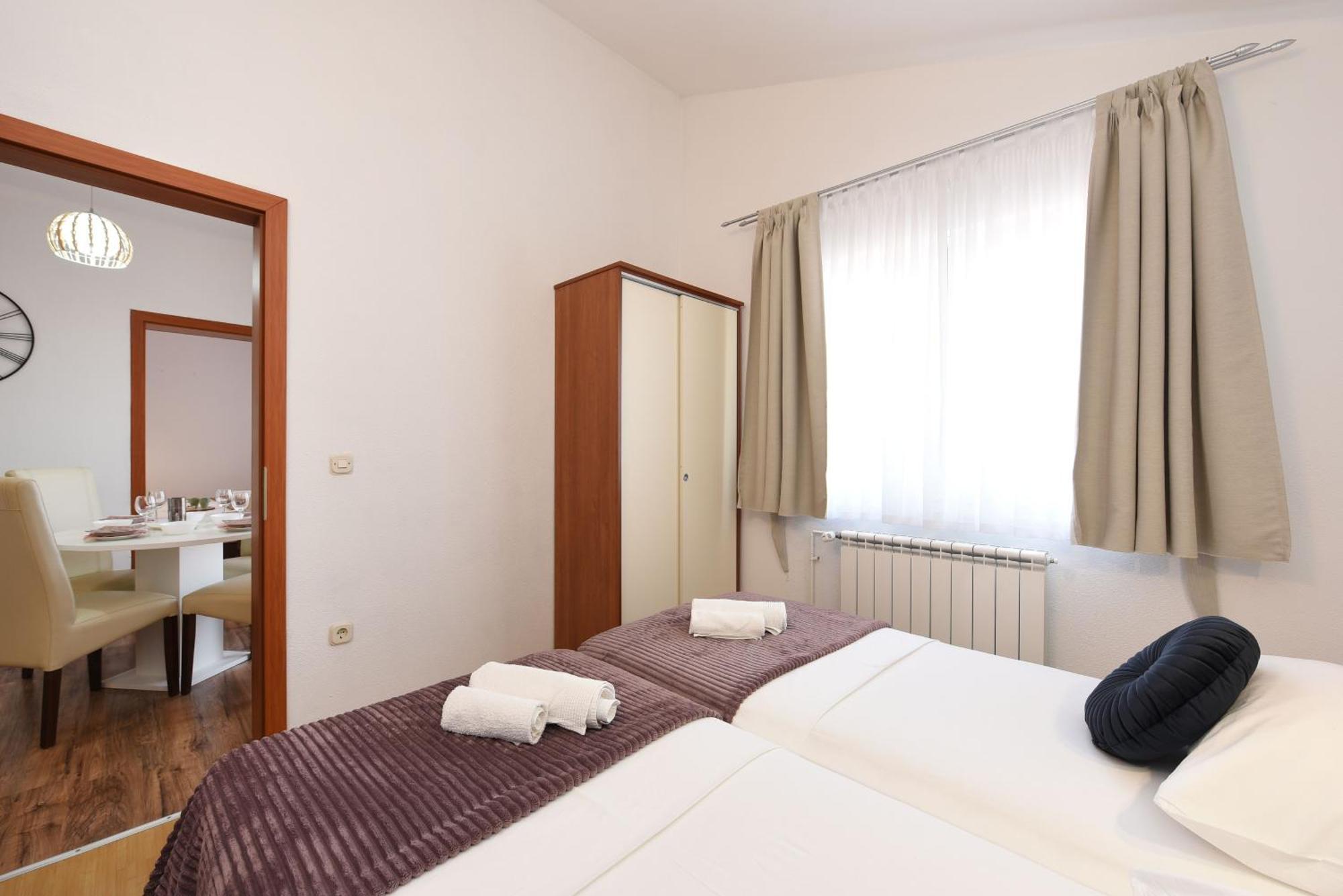 Apartments By The Sea Starigrad, Paklenica - 16421 Стая снимка